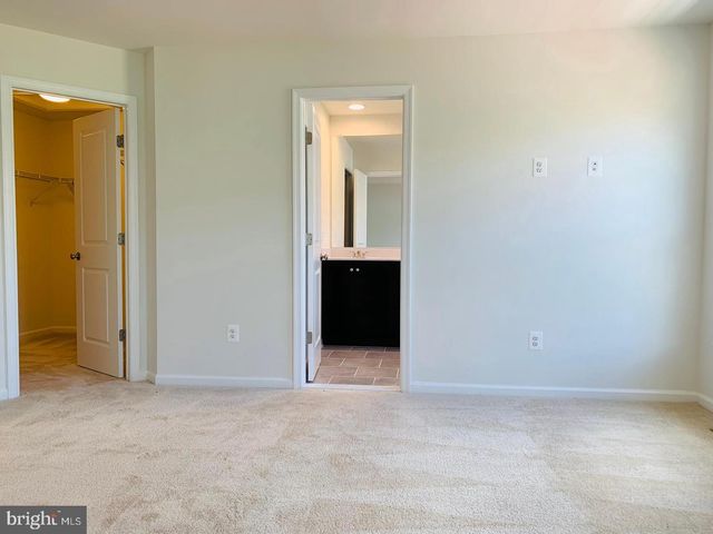 8196 MAUDE LN, Manassas, VA 20110