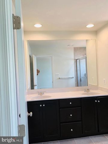 8196 MAUDE LN, Manassas, VA 20110