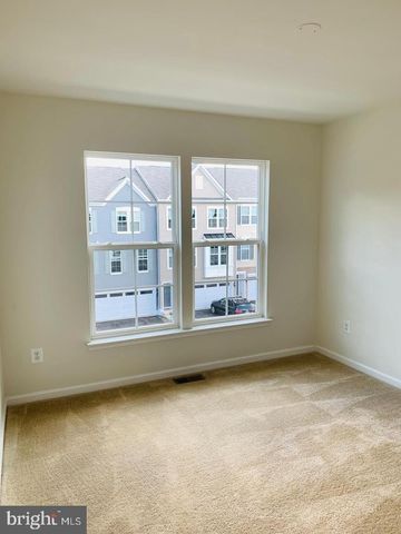 8196 MAUDE LN, Manassas, VA 20110