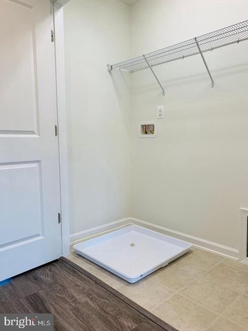 8196 MAUDE LN, Manassas, VA 20110