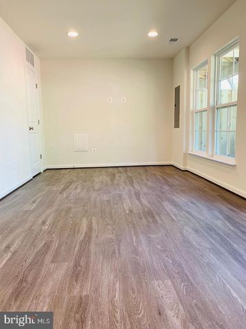 8196 MAUDE LN, Manassas, VA 20110