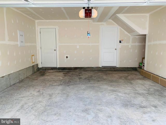 8196 MAUDE LN, Manassas, VA 20110