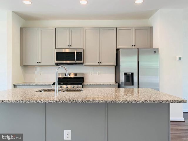8196 MAUDE LN, Manassas, VA 20110