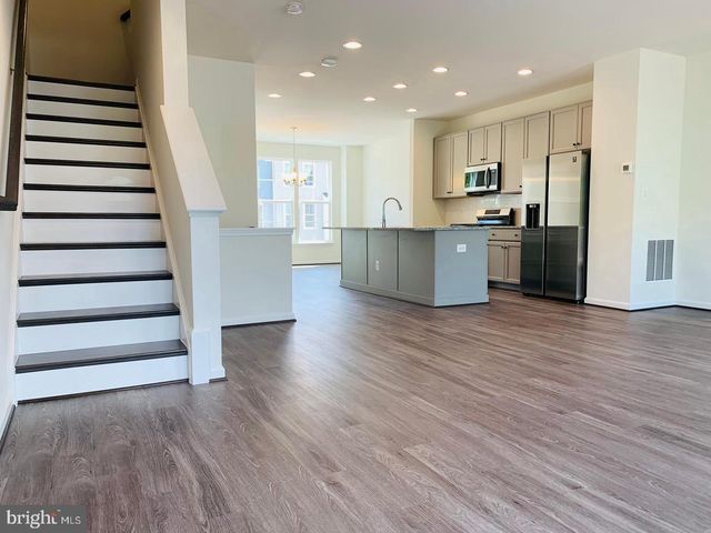 8196 MAUDE LN, Manassas, VA 20110