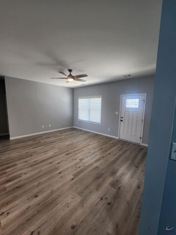 129 Amanda Dr, Byron, GA 31008