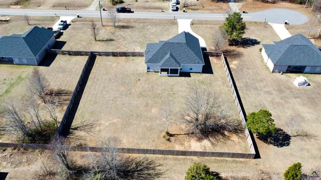 129 Amanda Dr, Byron, GA 31008