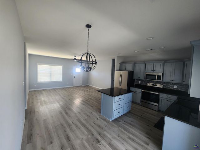 129 Amanda Dr, Byron, GA 31008