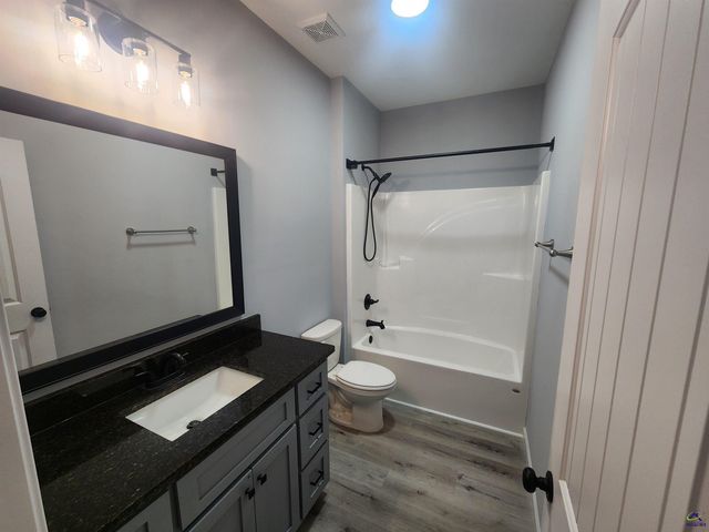 129 Amanda Dr, Byron, GA 31008