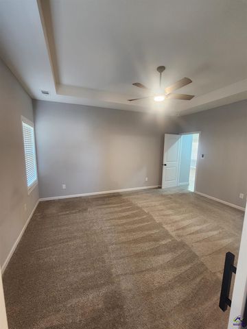 129 Amanda Dr, Byron, GA 31008