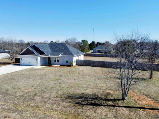 129 Amanda Dr, Byron, GA 31008