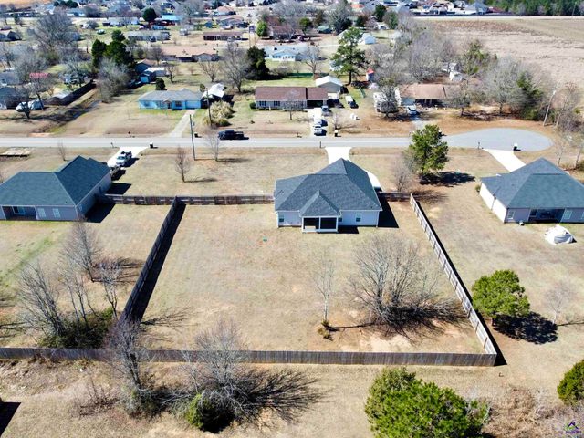 129 Amanda Dr, Byron, GA 31008