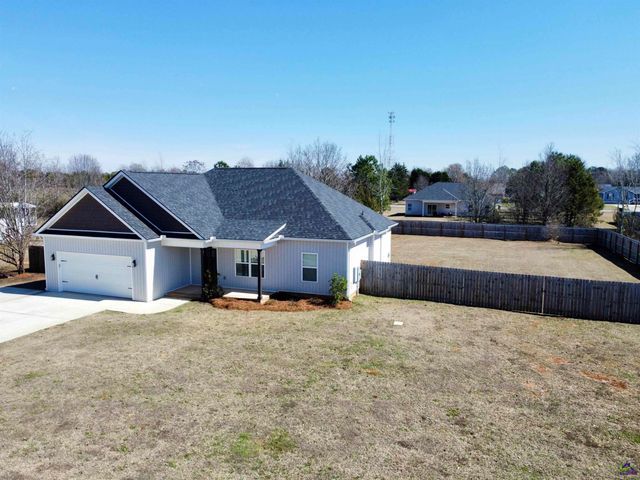 129 Amanda Dr, Byron, GA 31008