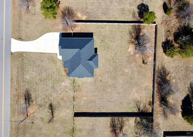 129 Amanda Dr, Byron, GA 31008