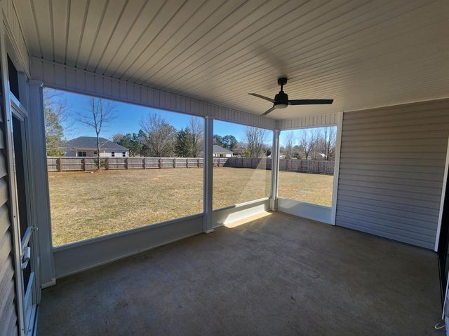 129 Amanda Dr, Byron, GA 31008