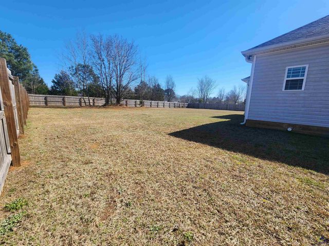 129 Amanda Dr, Byron, GA 31008