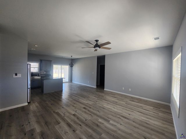 129 Amanda Dr, Byron, GA 31008