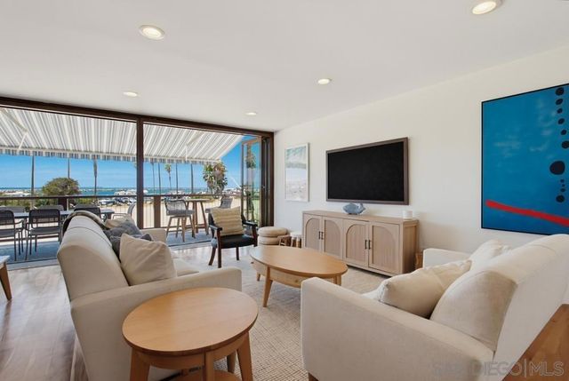 2629 31 Ocean Front Walk, San Diego, CA 92109