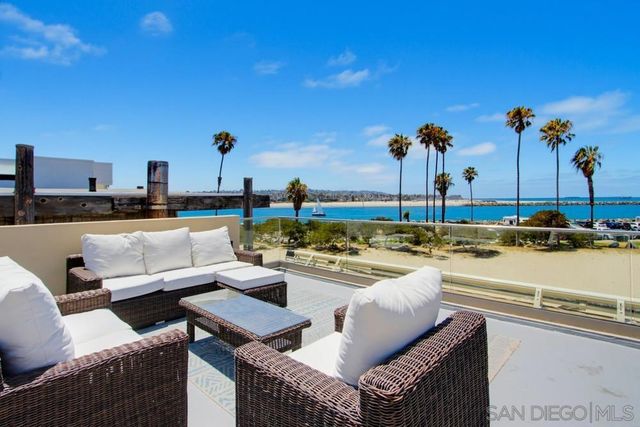 2629 31 Ocean Front Walk, San Diego, CA 92109