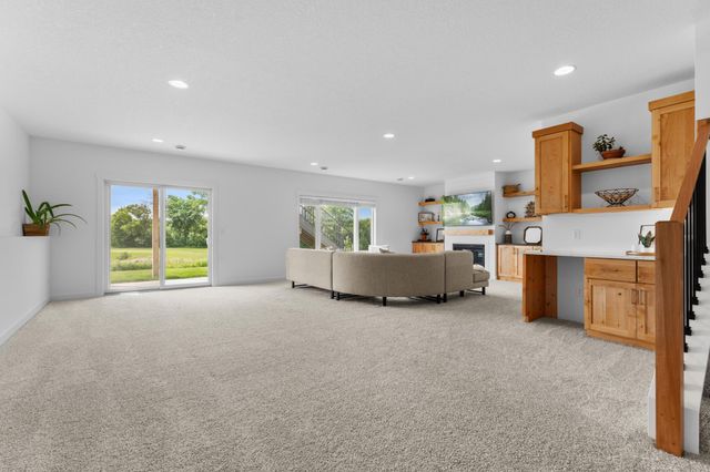1892 Hadley Hills Drive NE, Rochester, MN 55906