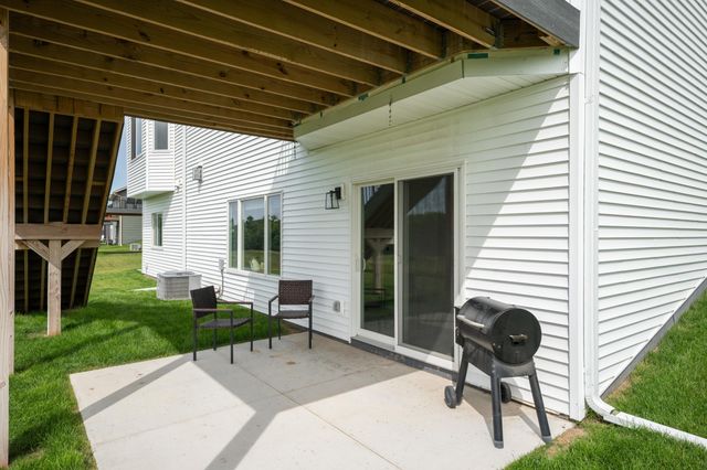 1892 Hadley Hills Drive NE, Rochester, MN 55906