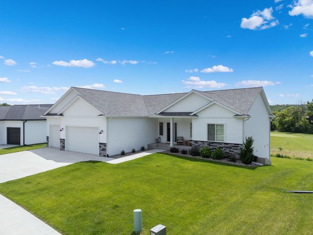 1892 Hadley Hills Drive NE, Rochester, MN 55906