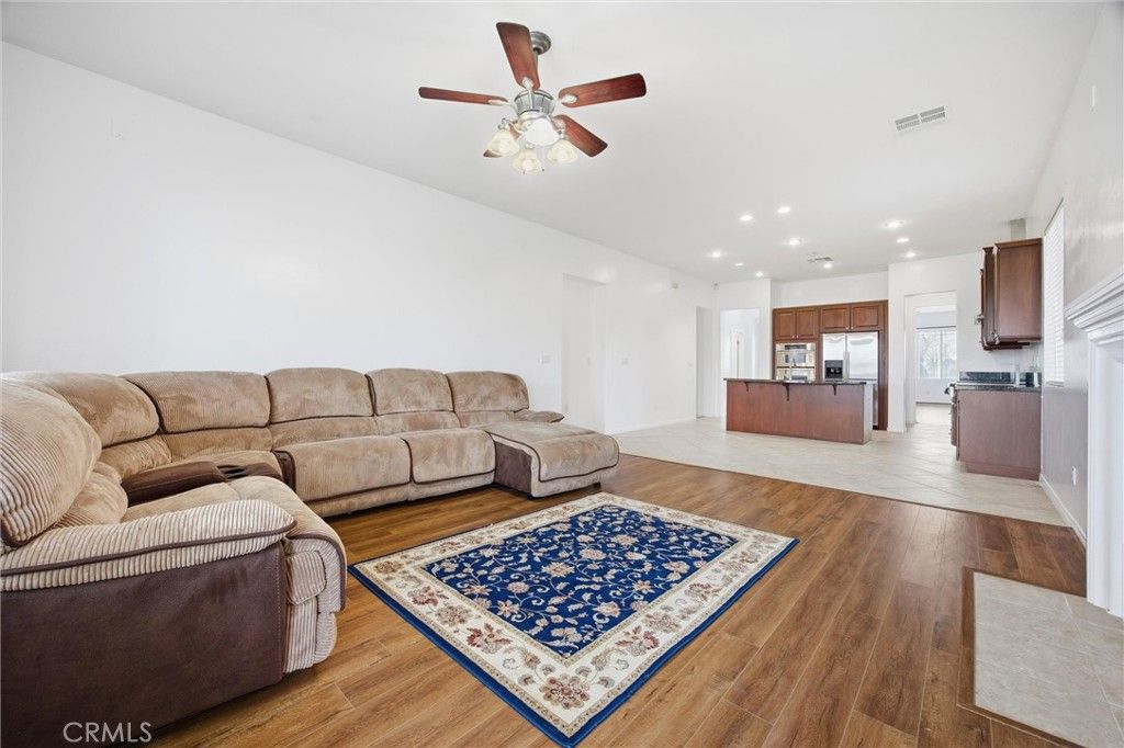 Image 14 of property listing at 5406 Pelican Hill Drive, Bakersfield, CA 93312