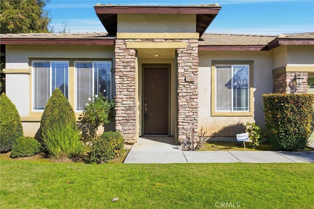 Image 3 of property listing at 5406 Pelican Hill Drive, Bakersfield, CA 93312
