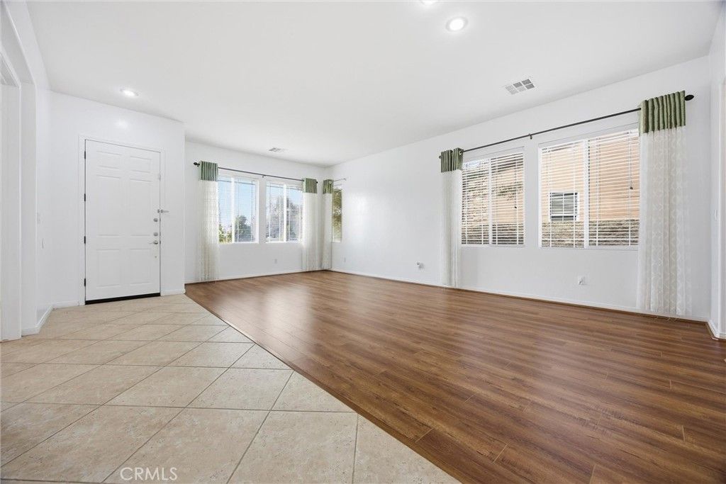 Image 6 of property listing at 5406 Pelican Hill Drive, Bakersfield, CA 93312