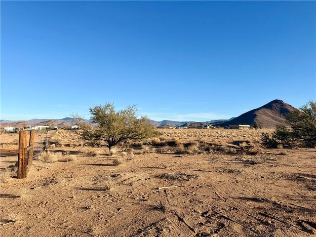 7711 E California Drive, Kingman, AZ 86401