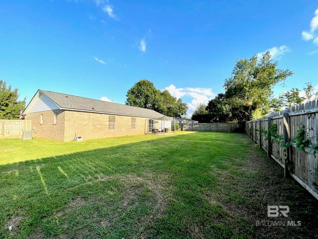 138 Eagles Loop, Robertsdale, AL 36567