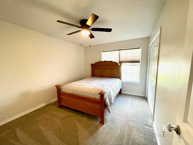 138 Eagles Loop, Robertsdale, AL 36567