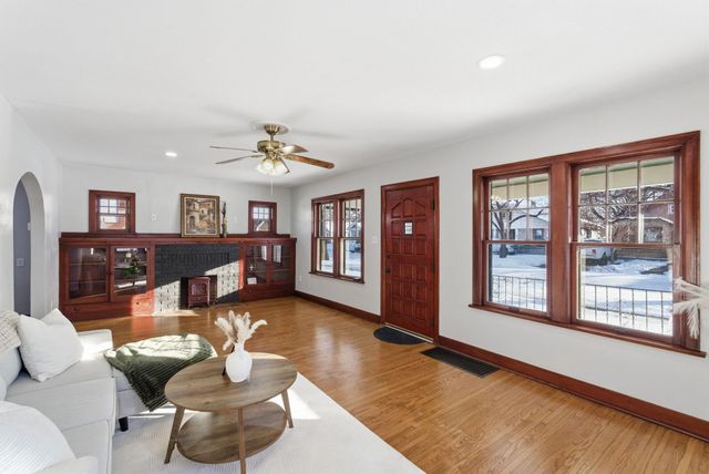 1537 S Waco Ave, Wichita, KS 67213