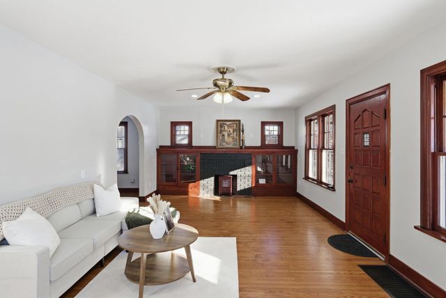 1537 S Waco Ave, Wichita, KS 67213