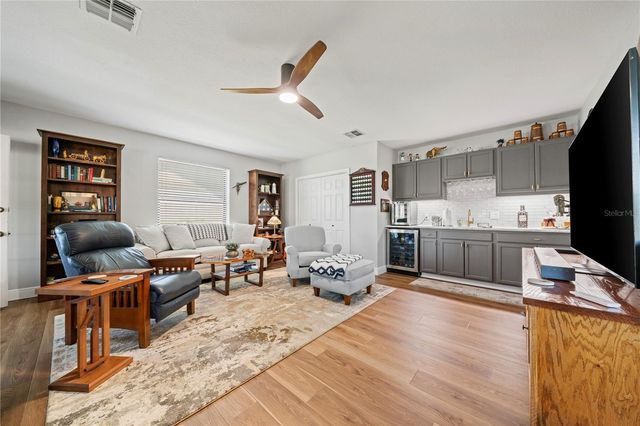 6219 HUNTINGTON DRIVE, Zephyrhills, FL 33542