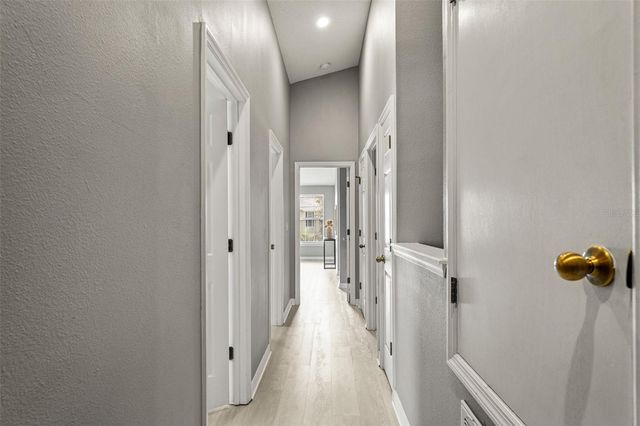 554 52ND AVENUE N, St Petersburg, FL 33703