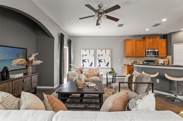 554 52ND AVENUE N, St Petersburg, FL 33703