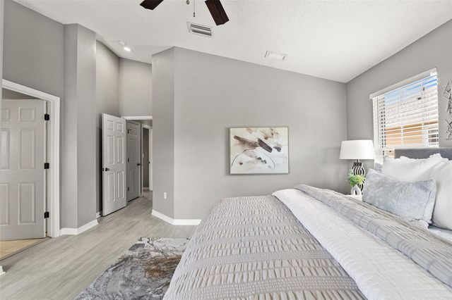 554 52ND AVENUE N, St Petersburg, FL 33703