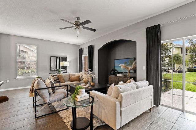 554 52ND AVENUE N, St Petersburg, FL 33703