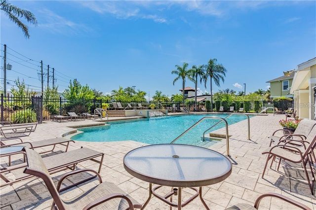 554 52ND AVENUE N, St Petersburg, FL 33703