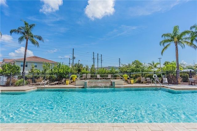 554 52ND AVENUE N, St Petersburg, FL 33703