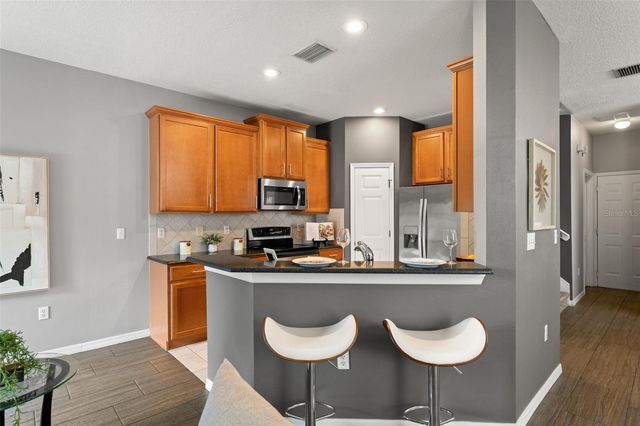 554 52ND AVENUE N, St Petersburg, FL 33703