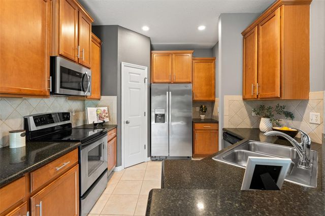 554 52ND AVENUE N, St Petersburg, FL 33703