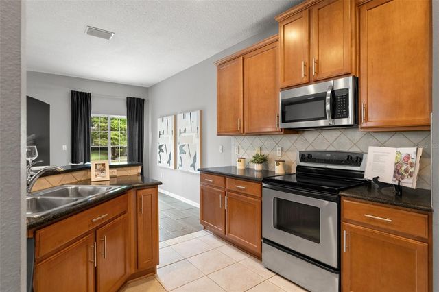 554 52ND AVENUE N, St Petersburg, FL 33703