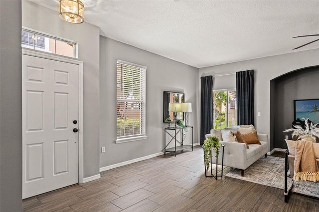 554 52ND AVENUE N, St Petersburg, FL 33703