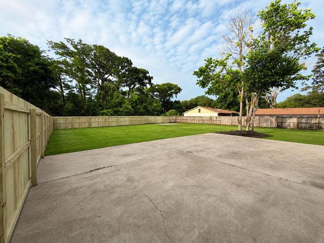 1313 Cos Street, Liberty, TX 77575