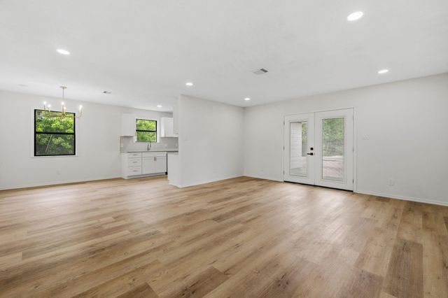1313 Cos Street, Liberty, TX 77575