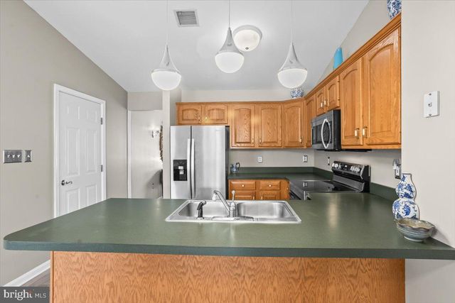 8 MEL RON CT, Carlisle, PA 17015