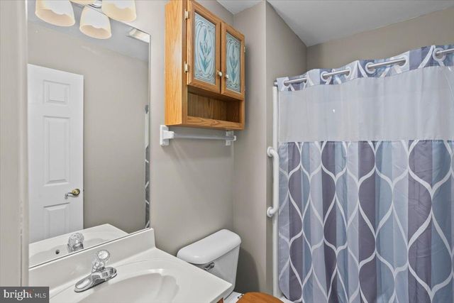 8 MEL RON CT, Carlisle, PA 17015