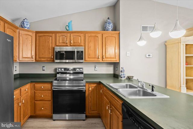 8 MEL RON CT, Carlisle, PA 17015