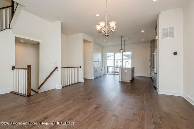 3 Blaisdell Court, Middletown, NJ 07748